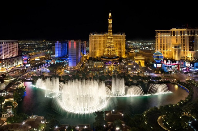 Ở Las Vegas có những điểm tham quan nổi tiếng nào?